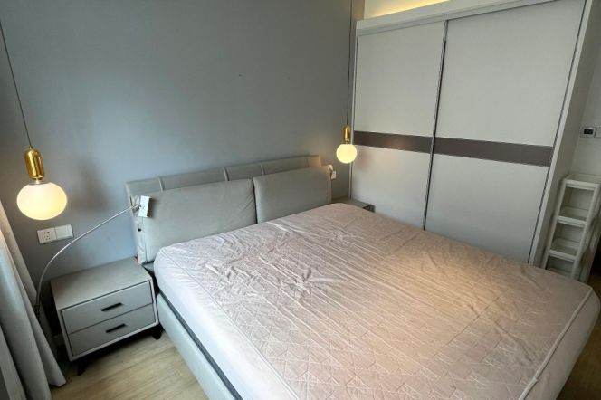 Panyu rd/Modern 2br 1lr/bright room/cozy&spacious,NR Jiaotong uni@L10/11
