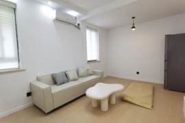 jiangsu rd 1BR/big living room@L2/11/13