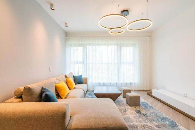  Quality 3br with clubhouse nr Jing'an Temple L2/7/14 