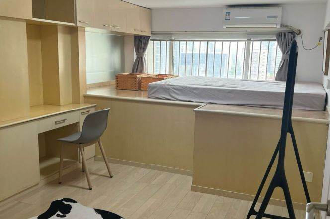 Elevator 2Brs/1Lr/1Bt apt nr Changping rd,M7