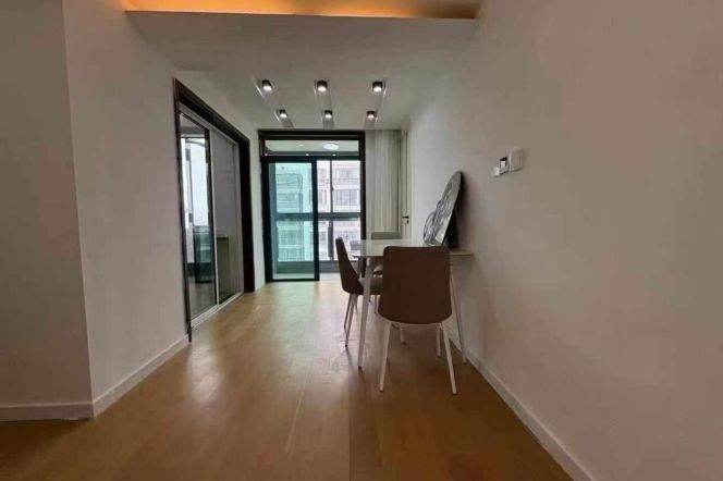 zhenping rd 3BR/big terrace@L3/4/7