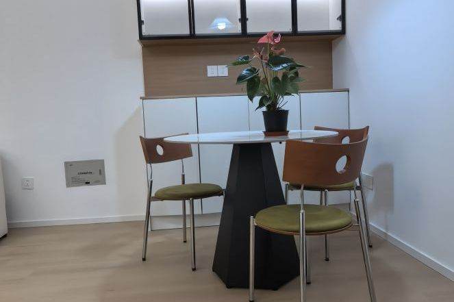 Wuding rd/Spacious 1BR 2LR/big living room/elevator/floor heating,@L14