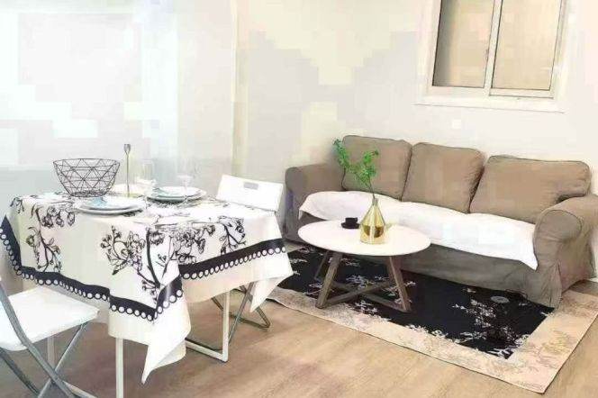 Nice yard 1Br/1Lr/1Bt apt nr Jiangsu rd,M2/11