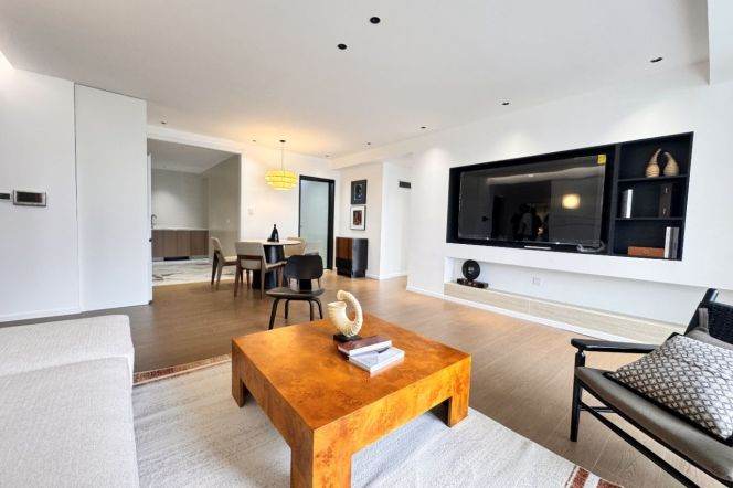 Modern 3brs with floor heating and balcony  belong to Lujiazui 