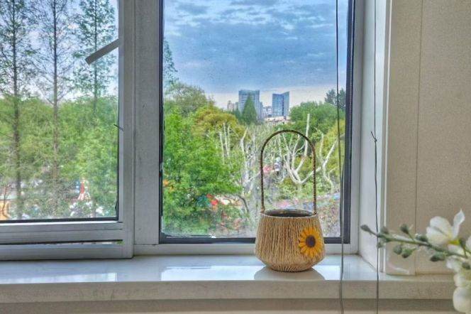 zhongshan park station one bedroom