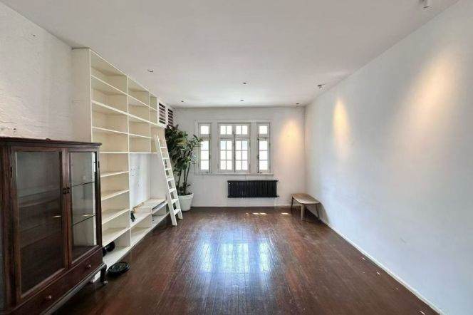 South Shanxi rd 2BR 2BATH with terrace