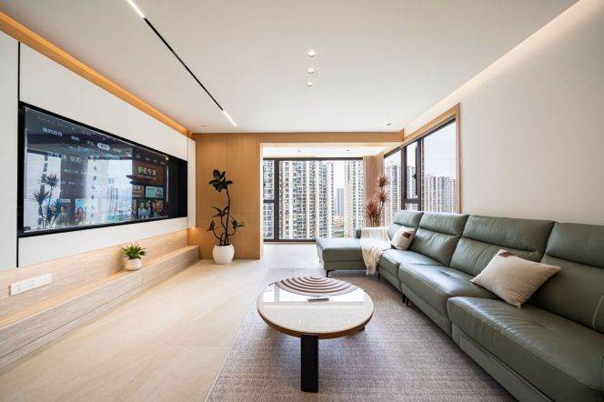 Open & Bright 3-Bedroom | Steps From Metro & Suzhou Creek 