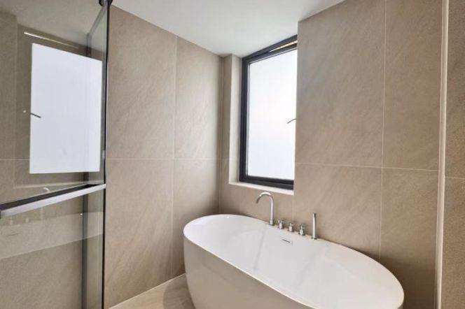 modern brand new 3brs floor heating modern furniture near Century park and Green city 