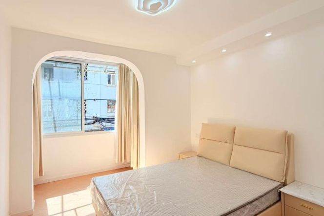 Bright 1br Nr Jiashan road M9/12