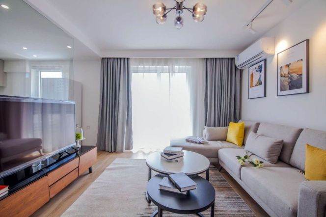 Awesome 2Brm With 3 Open Balconies Near Line 9/12 Jiashan Rd