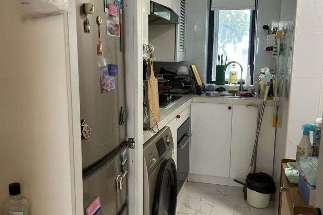 Zhaojiabang 1BR apartment with yard