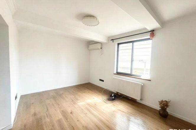2 Brs with Balcony/Wall heating/Oven/Dish washer, 100 sqm @ Hengshan metro L1