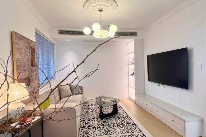 Weining rd/charming 1br 2lr/big living room/floor heating/all bright room@L2