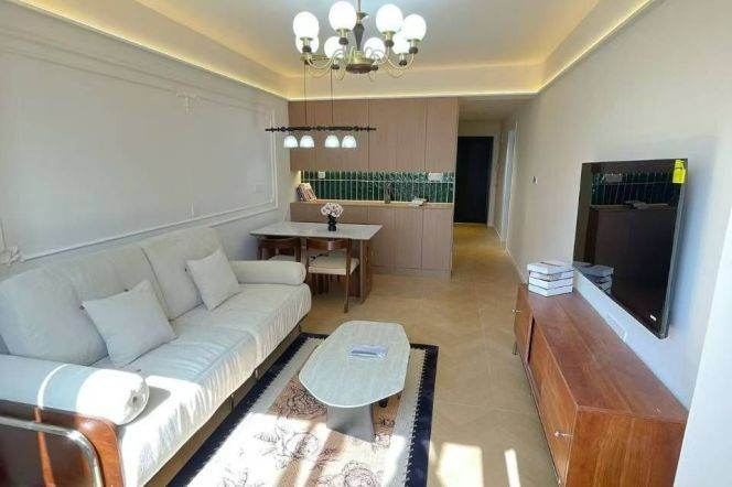 loushanguan rd elevator 1BR/living room@L2/15