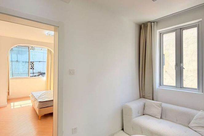 Bright 1br Nr Jiashan road M9/12