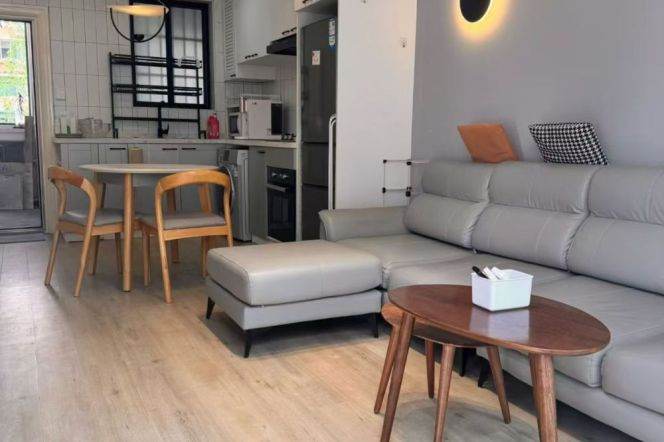 Panyu rd/Modern 2br 1lr/bright room/cozy&spacious,NR Jiaotong uni@L10/11