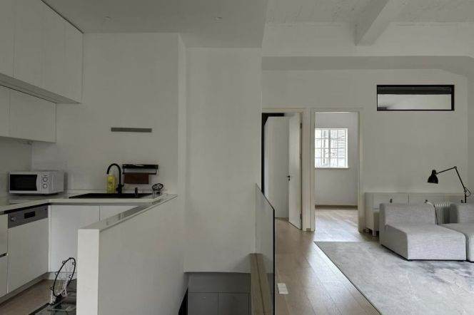 Bright 2br Apt in Sun Apts