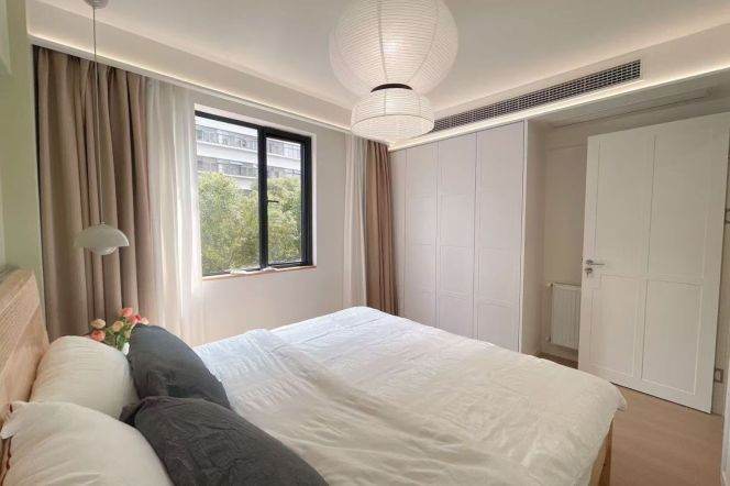 Jingxi Building — Boutique 1BR with Radiator Heating — 12,800 RMB