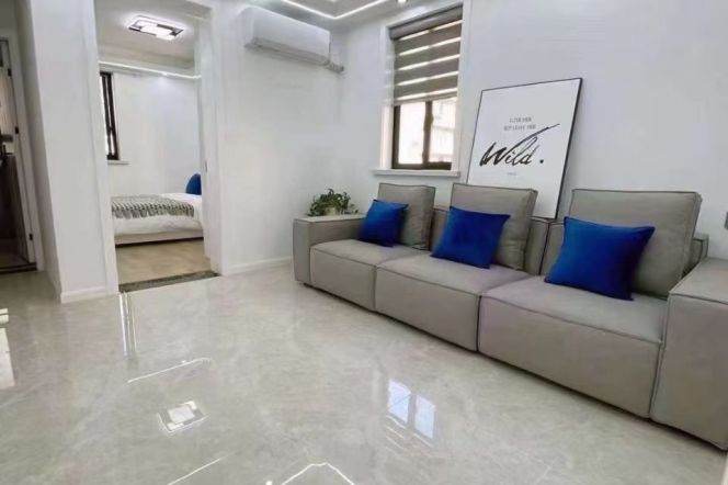 Weining rd/elevator 2br 1lr/all bright room/spacious&cozy,@L2