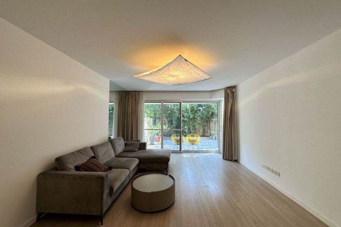 Garden 3 Brs, 2 Baths, Floor heating/Central ac/Gym/Swimming pool, 150 sqm @ Jiangsu metro L2&11