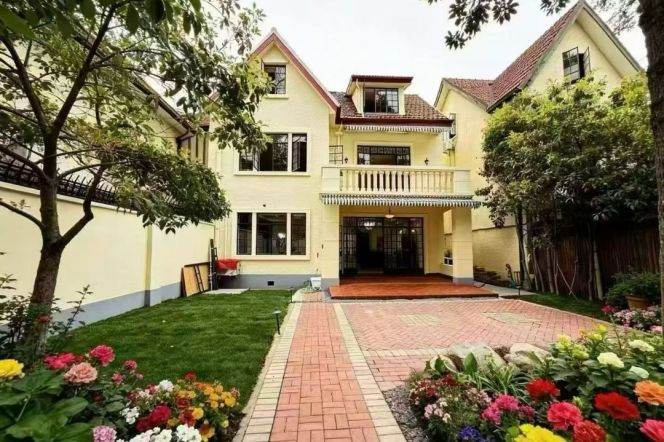 Detached villa 4BR 3BTH w/ Garden nr Shanghai Library M10