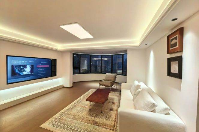 Brand new decoration 3brs with floor heating and balcony in People Square 