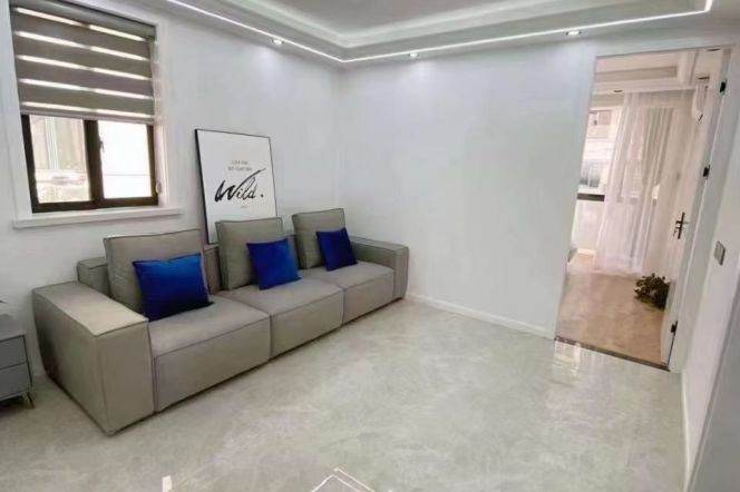 Weining rd/elevator 2br 1lr/all bright room/spacious&cozy,@L2