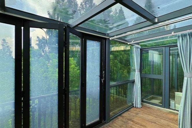 2+1 Rooms, 3 Baths with Terrace, 120 sqm with Wall heating/Oven @ Changshu rd L1&7