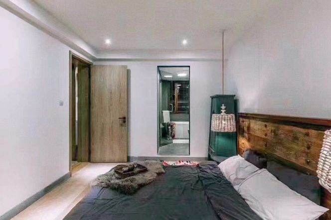 Charming 2+1BR 3BA Duplex w/Sunroom Terrace nr Changshu Rd Station