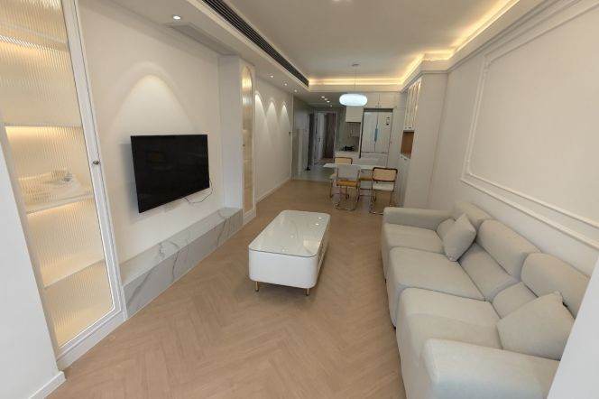 Excellent one bedroom apt+Central AC near Line10/11Jiaotong University