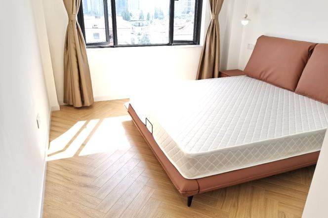 Jingxi Building — Boutique 1BR with Radiator Heating — 12,800 