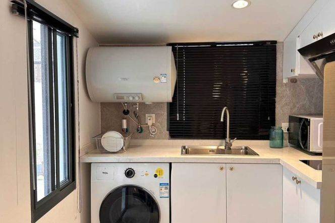 Cozy 1Brm With A Balcony Near Line 10/11 Jiaotong University