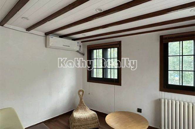 Beautiful 3BR 2Baths APT Balcony nr Wuyuan Rd 12k