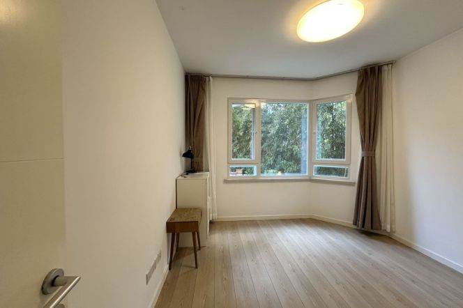 Garden 3 Brs, 2 Baths, Floor heating/Central ac/Gym/Swimming pool, 150 sqm @ Jiangsu metro L2&11