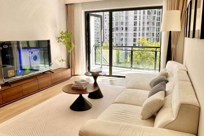 Modern 3Brm With An Open Balcony Near Line 1/9/11 Xujiahui