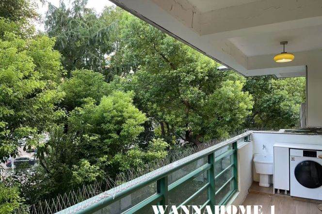 Spacious&Bright Elevator 2Bdrs 1Bath Apt+Huge Open Balcony/L14 Wu Ding Rd/Jing'an Temple