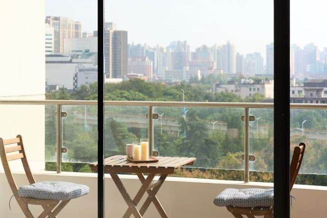 West nanjing rd 3br2bath150sqm