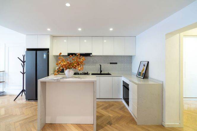 Modern 2+1BR High-Floor Apt w/Open Balcony on Fumin Rd