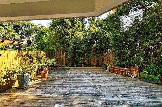 Garden 3 Brs, 2 Baths, Floor heating/Central ac/Gym/Swimming pool, 150 sqm @ Jiangsu metro L2&11