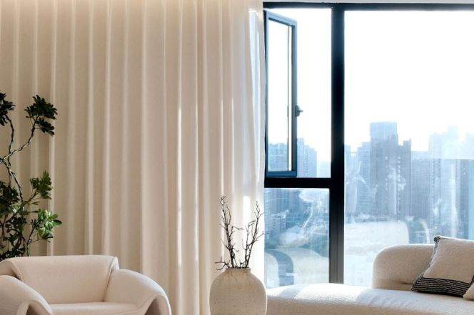 4 Brs, 3 Baths with Splendid View, 260 sqm, Floor heating/Central ac @ Lujiabang metro L8&9