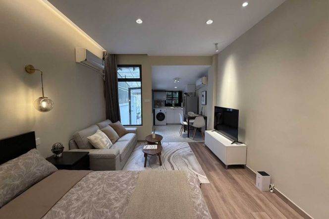 Cozy 1Brm With A Balcony Near Line 10/11 Jiaotong University