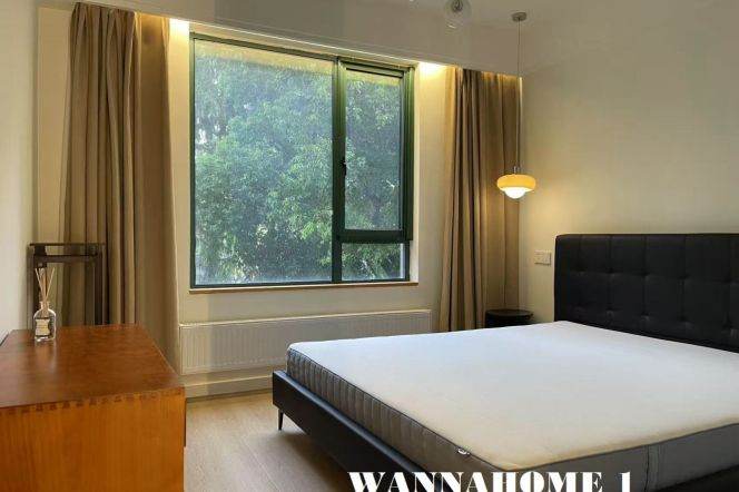 Spacious&Bright Elevator 2Bdrs 1Bath Apt+Huge Open Balcony/L14 Wu Ding Rd/Jing'an Temple