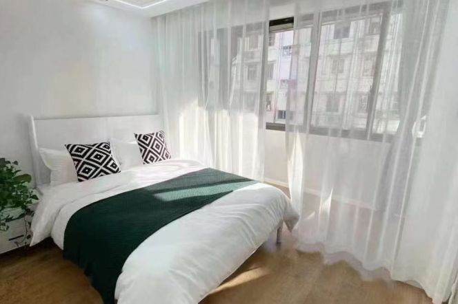 Weining rd/elevator 2br 1lr/all bright room/spacious&cozy,@L2