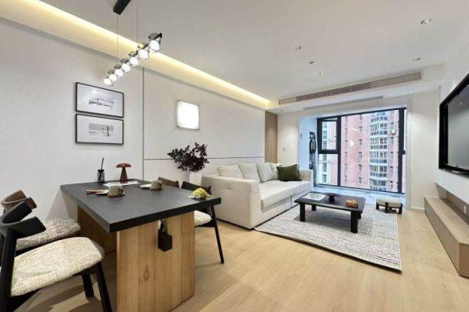 Spacious 1BR High-Floor in Lianyang Community/Century Park