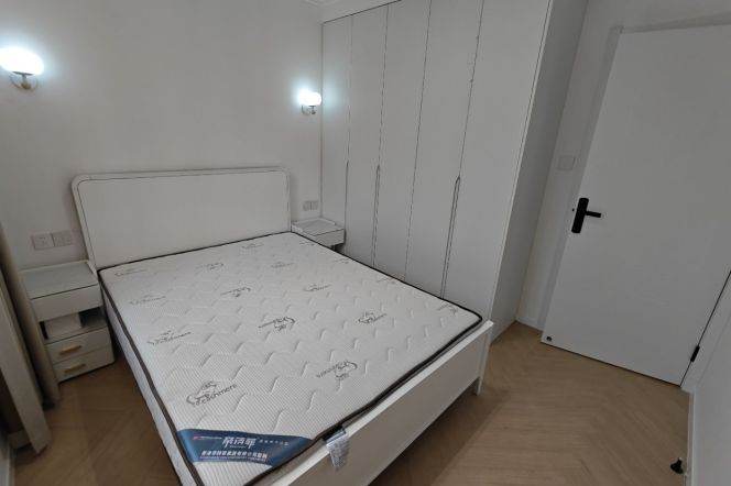 Excellent one bedroom apt+Central AC near Line10/11Jiaotong University