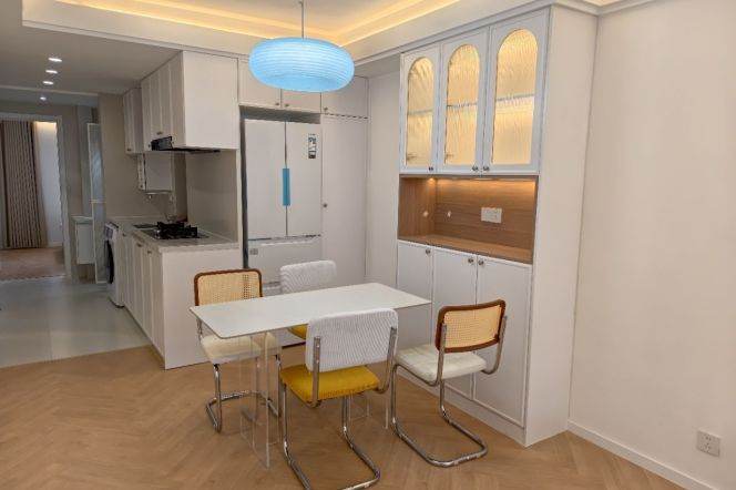 Excellent one bedroom apt+Central AC near Line10/11Jiaotong University