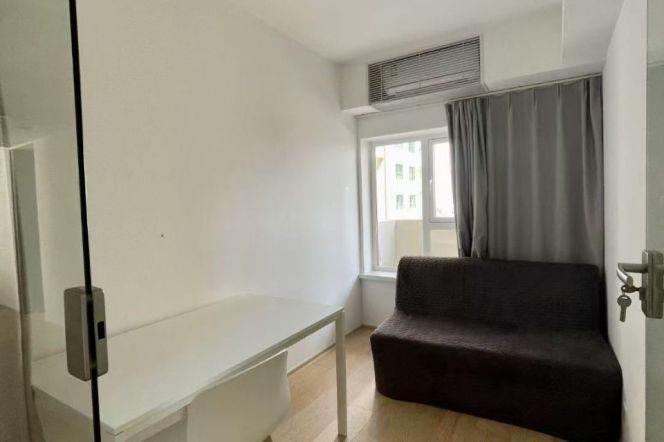 Ambassy Court — Luxury 2+1 BR with Club Access — 31,000 RMB