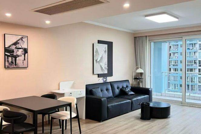 modern big 2brs floor open balcony near Tianzifang line 9 and 12 SML mall only 18K