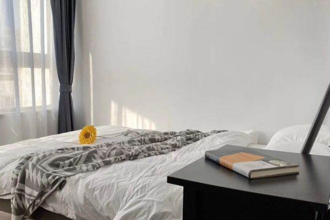 Jing'an North | Modern 1BR on Nanshan Road — 7,600 RMB