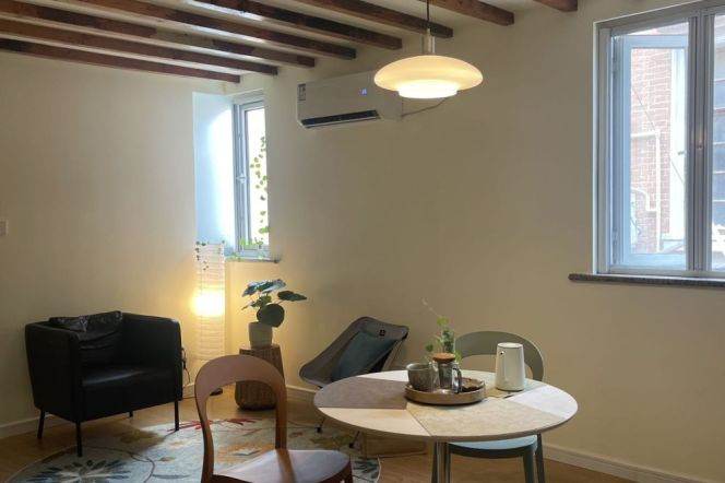 West nanjing rd 2br90sqm